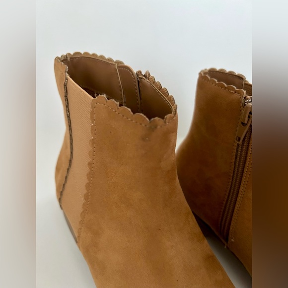 Daxi Scalloped Booties in Camel- New in Box - Picture 10 of 10